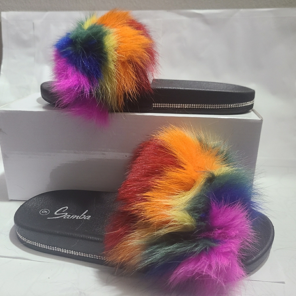 Multicolored fur slippers